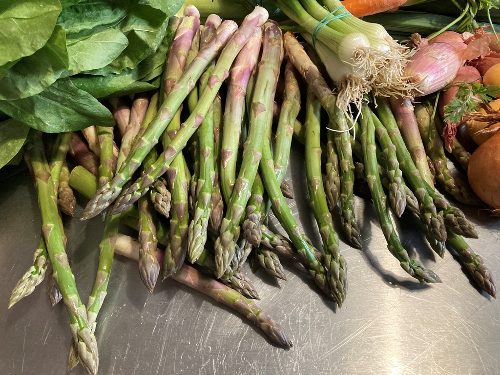 Mardi ou mecredi : Asperges vertes et blanches sauce persillée