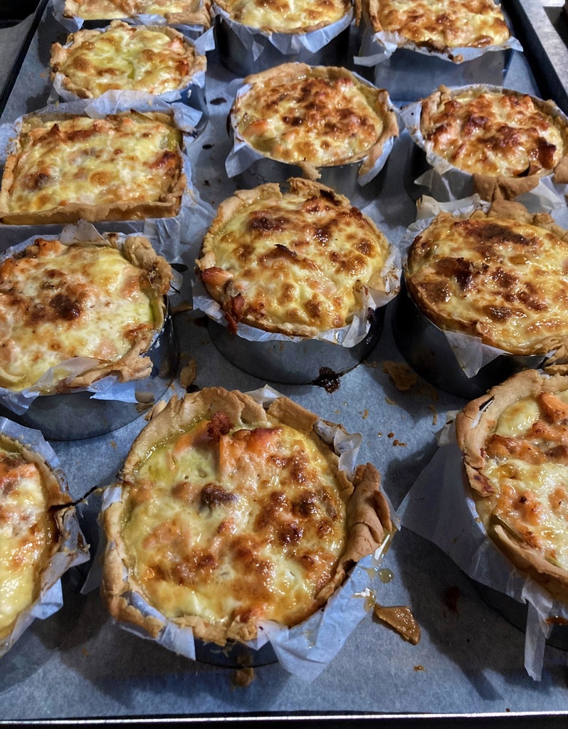 Lundi ou mardi : Tarte aux poireaux et saumon frais