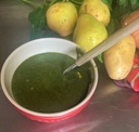 Crème d'épinards aux poires et herbes aromatiques