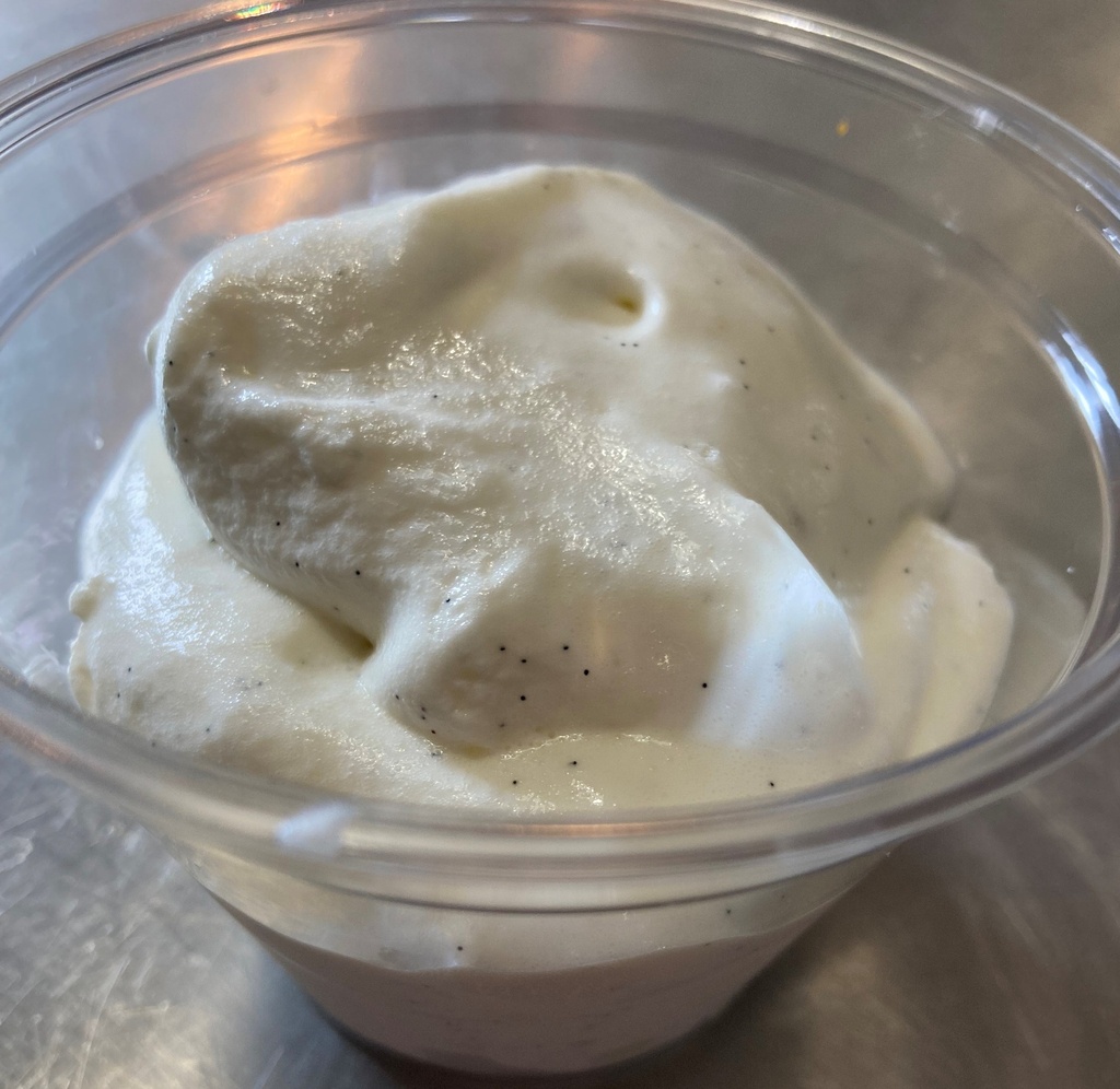 Mercredi ou jeudi : Crémet d'Anjou à la vanille de Madagascar (mousse lactée aérienne)