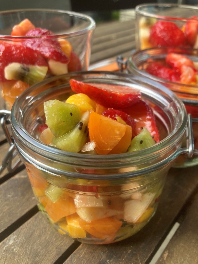 Mercredi et jeudi : Salade de fruits frais de saison
