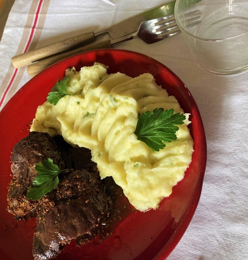 Jeudi ou vendredi : Joues de porc fondantes, purée lisse de pommes de terre