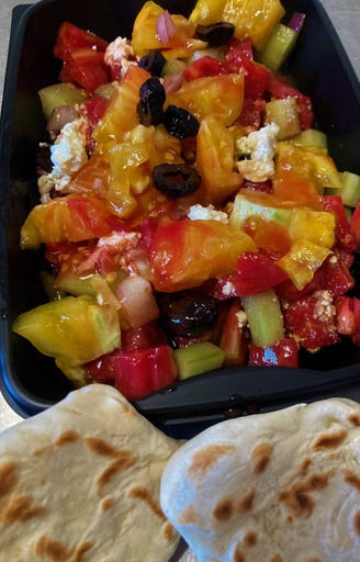 Mardi et mercredi : Salade grecque d'été