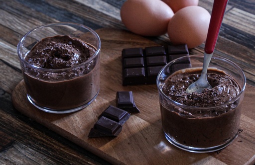 Mercredi ou vendredi : Mousse au chocolat noir Valrhona