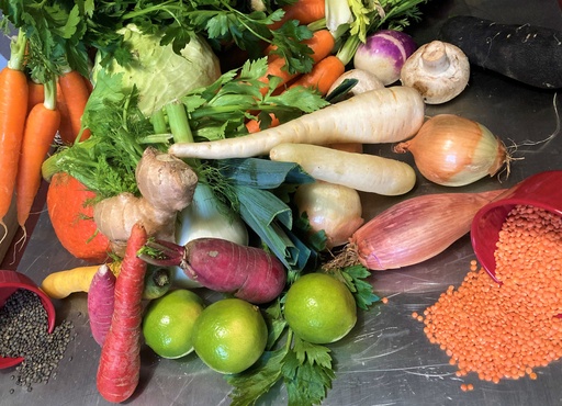 Vendredi : Nage indienne Mulligatawny (plat complet avec poulet)